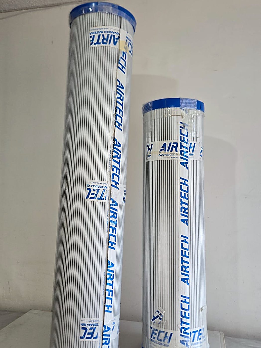 Rollos de película de nylon Wrightlon WL5400 de Airtech almacenados en posición vertical